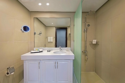 The Curve Hotel image 8
